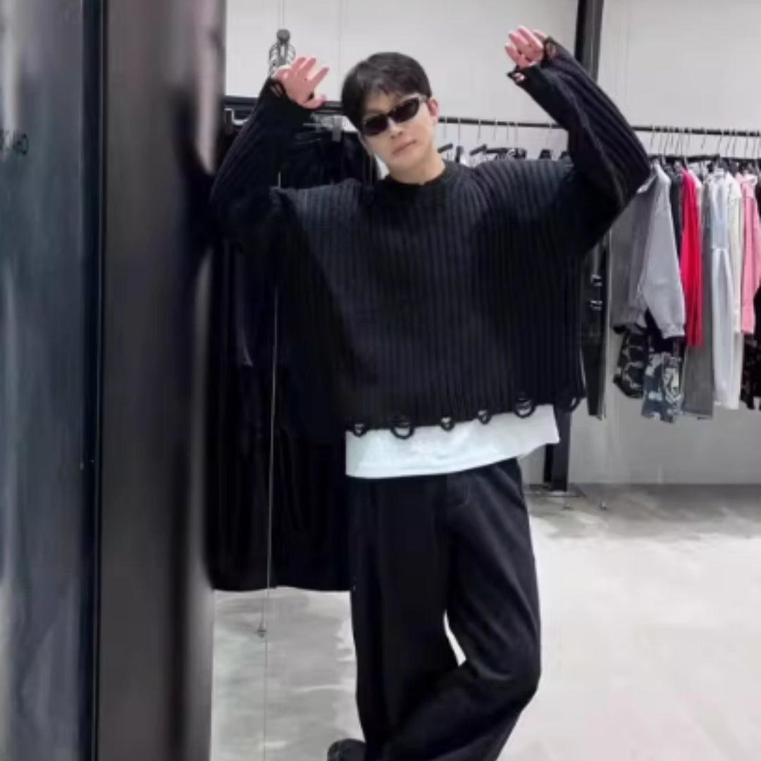 Broken Hole Short Black Round Neck Sweater